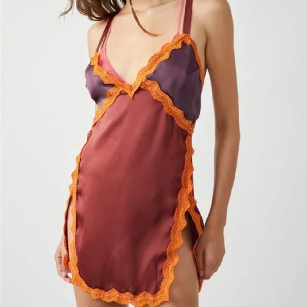On The Rise Mini Slip